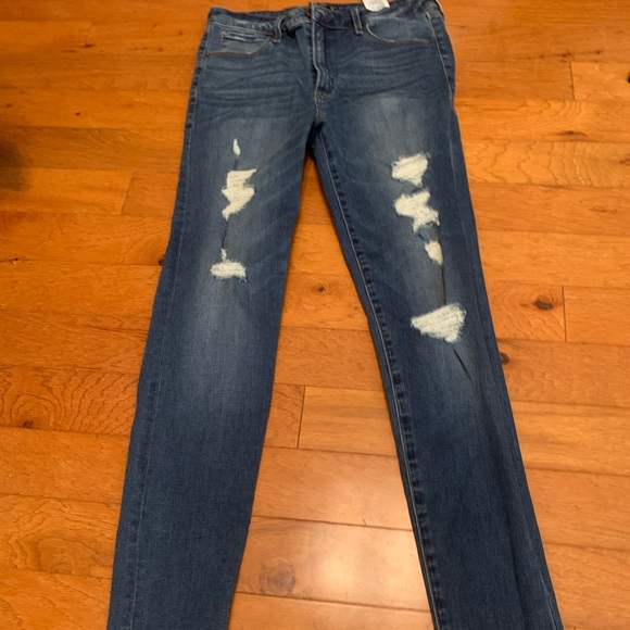A&F Distressed Skinny  Jeans - Picture 2 of 2
